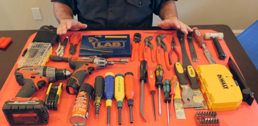 Emergency locksmith responding to a lockout call in Macon, GA